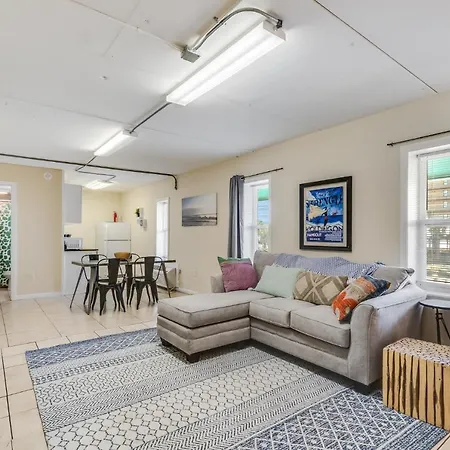 Budget Friendly Condo In The Heart Of Gulf Shores!
