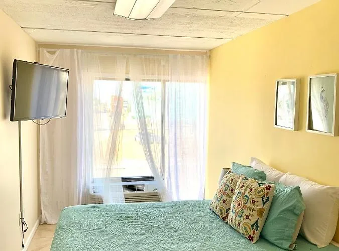 Holiday home Budget Friendly In The Heart Of Gulf Shores! Gulf Shores