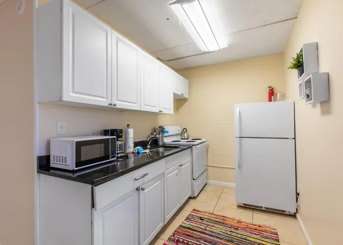 Budget Friendly In The Heart Of Gulf Shores!