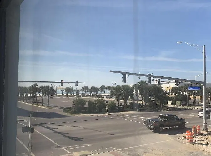 Budget Friendly In The Heart Of Gulf Shores!