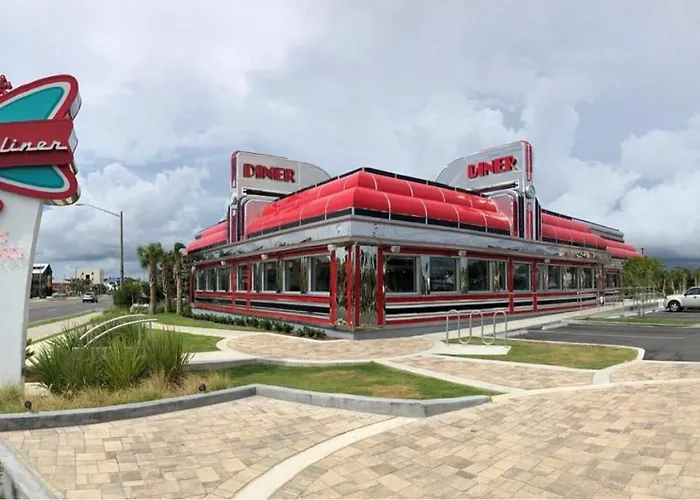Holiday home Budget Friendly In The Heart Of Gulf Shores! *