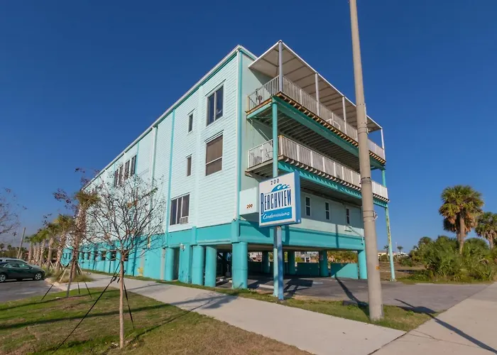 Budget Friendly In The Heart Of Gulf Shores! Holiday home Gulf Shores