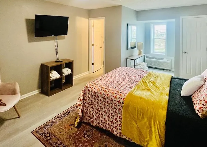 Budget Friendly In The Heart Of Gulf Shores! Holiday home Gulf Shores