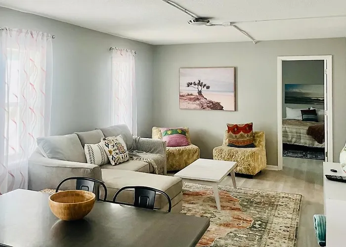 Budget Friendly In The Heart Of Gulf Shores! *