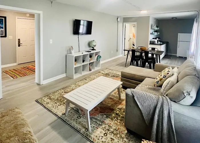 Budget Friendly In The Heart Of Gulf Shores! *