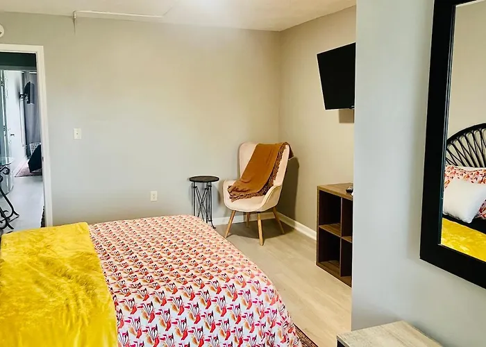 Holiday home Budget Friendly In The Heart Of Gulf Shores! Gulf Shores