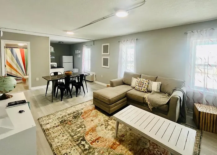 Budget Friendly In The Heart Of Gulf Shores! *