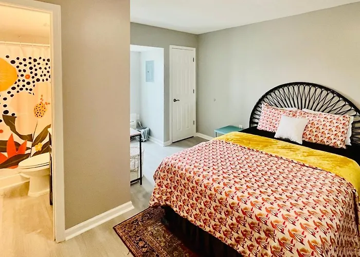 Budget Friendly In The Heart Of Gulf Shores! Holiday home Gulf Shores