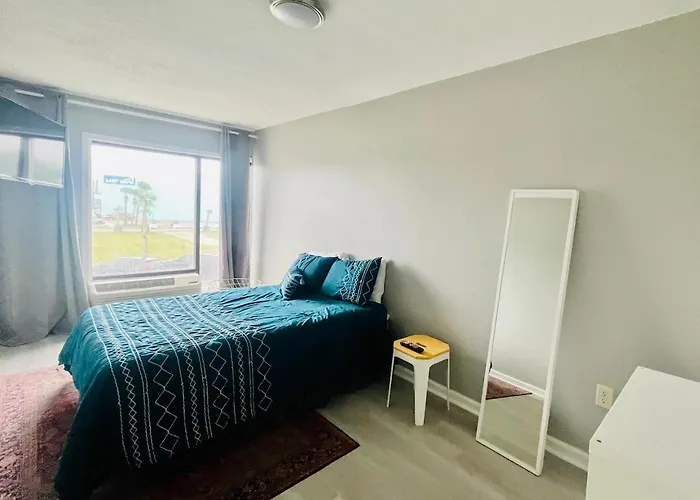 Budget Friendly In The Heart Of Gulf Shores! Gulf Shores